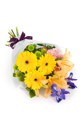 Mixed colors hand tied bouquet flower delivery Italy.