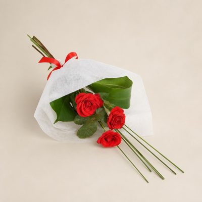 3 Red roses